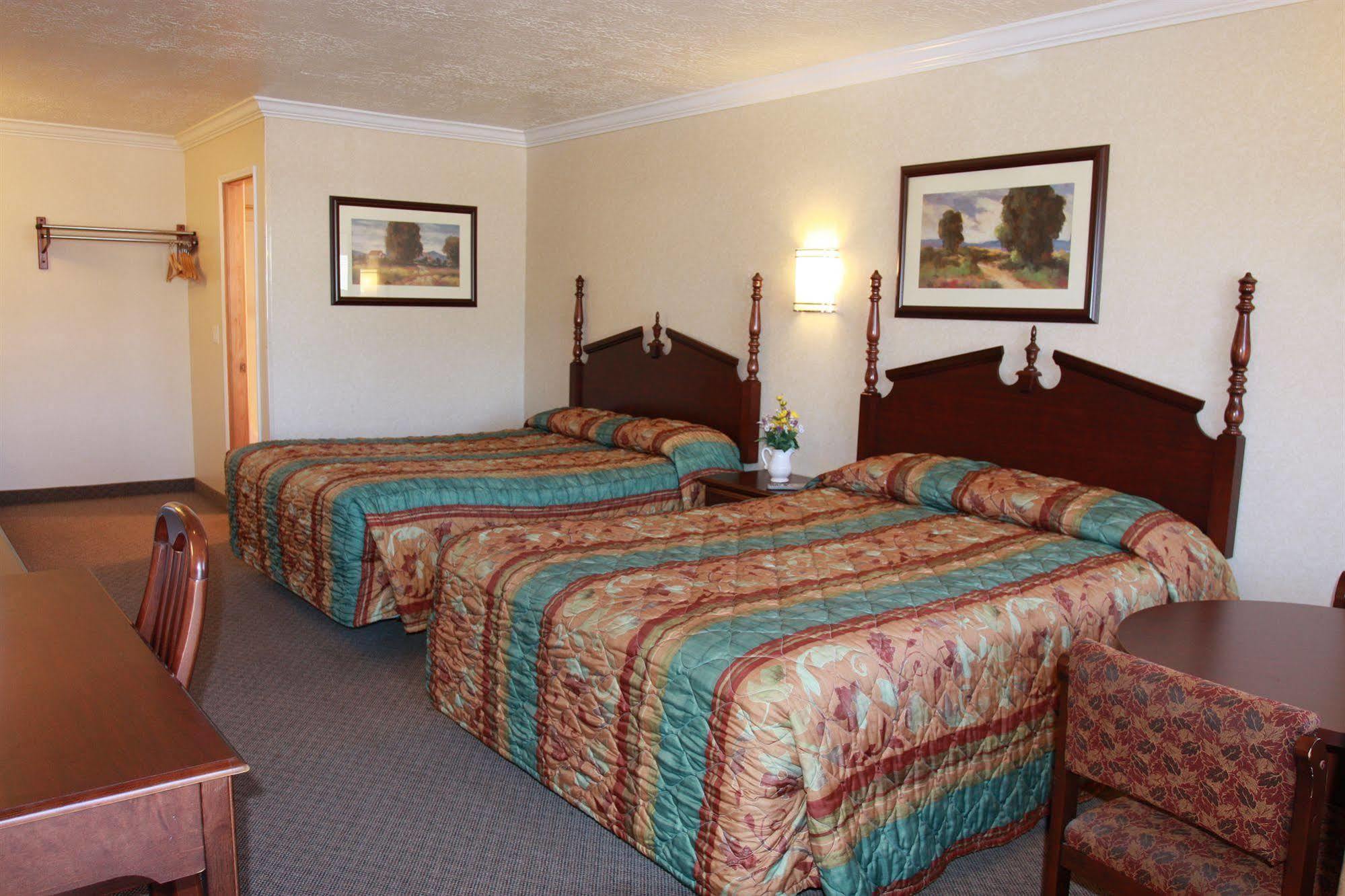 Western Royal Inn Тилламук Экстерьер фото